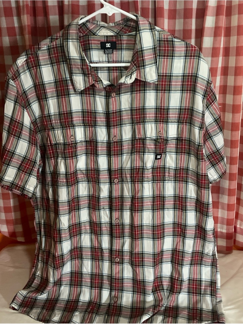 DC Men’s Red, White & Black Plaid Short-Sleeve Button-Down Shirt